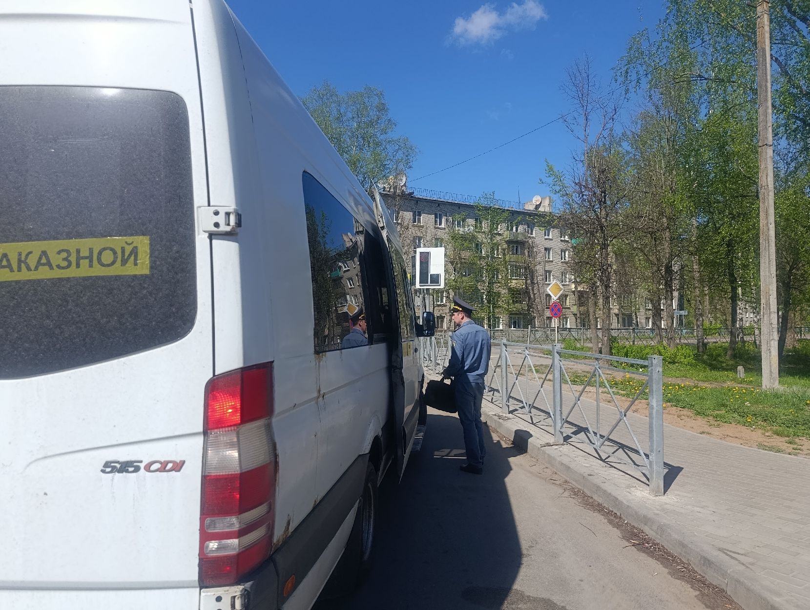 Сотрудники ТОГАДН по Новгородской области МТУ Ространснадзора по СЗФО принимают участие в кампании «Безопасный автобус»